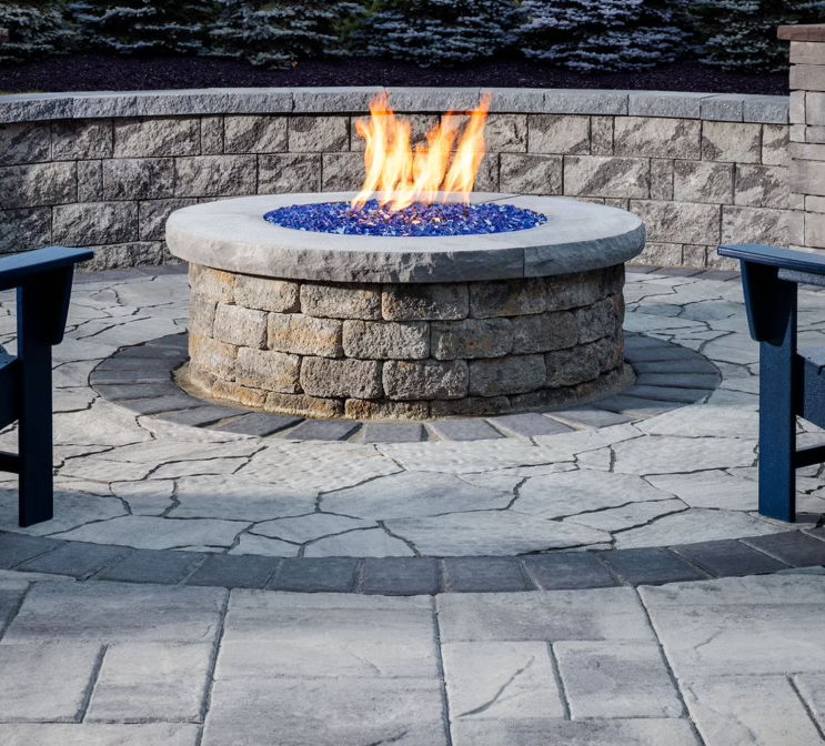 Wall pavers fire pit